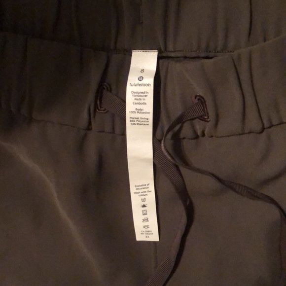 Lululemon On the Move Pants - 7/8 crop - Picture 2 of 3